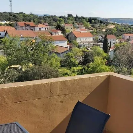 Apartman Lana 萨利